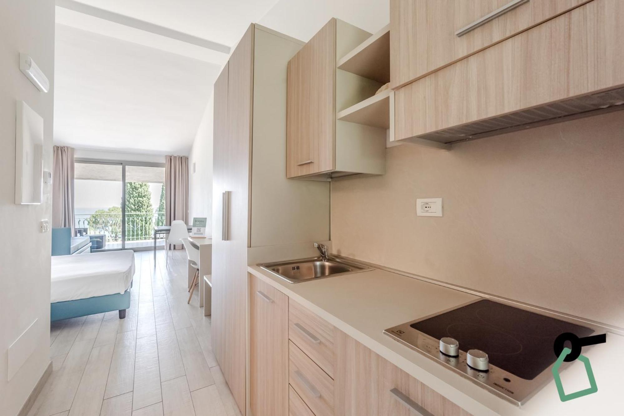 Hotiday Apartment Collection - Desenzano Desenzano del Garda Buitenkant foto