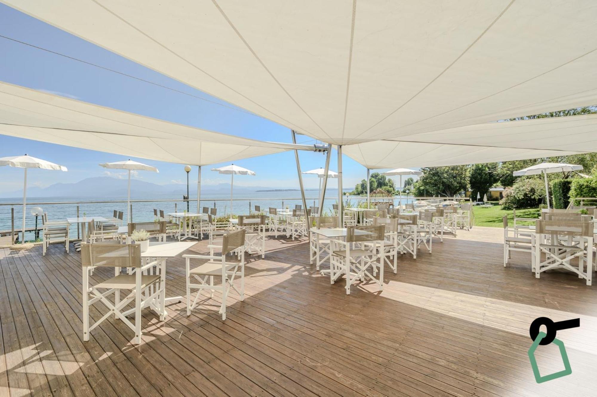 Hotiday Apartment Collection - Desenzano Desenzano del Garda Buitenkant foto