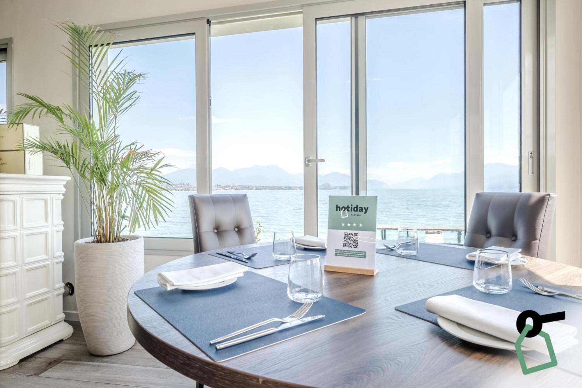Hotiday Apartment Collection - Desenzano Desenzano del Garda Buitenkant foto