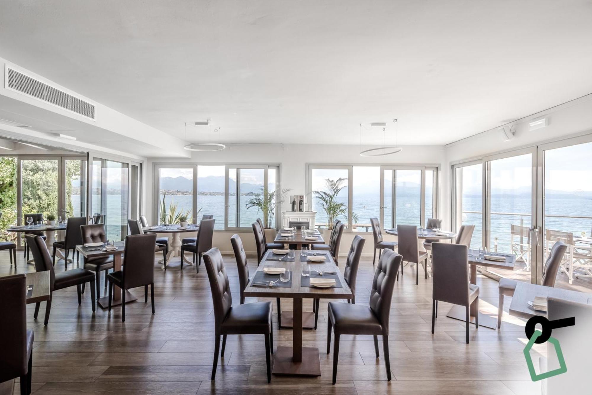 Hotiday Apartment Collection - Desenzano Desenzano del Garda Buitenkant foto