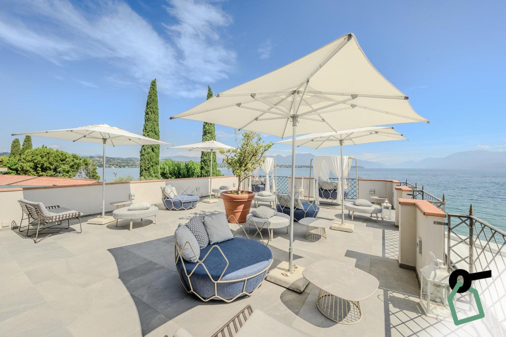 Hotiday Apartment Collection - Desenzano Desenzano del Garda Buitenkant foto