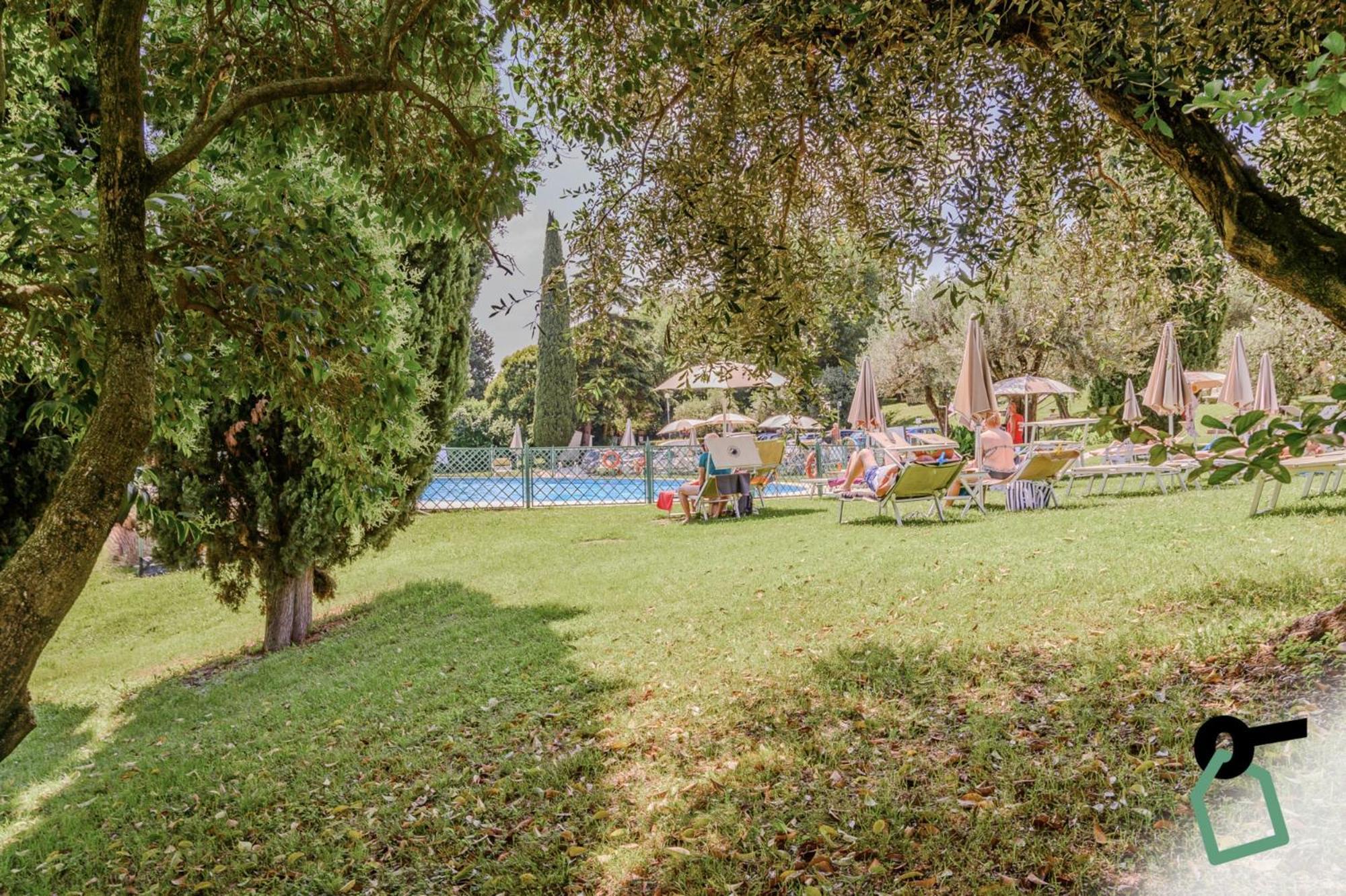 Hotiday Apartment Collection - Desenzano Desenzano del Garda Buitenkant foto